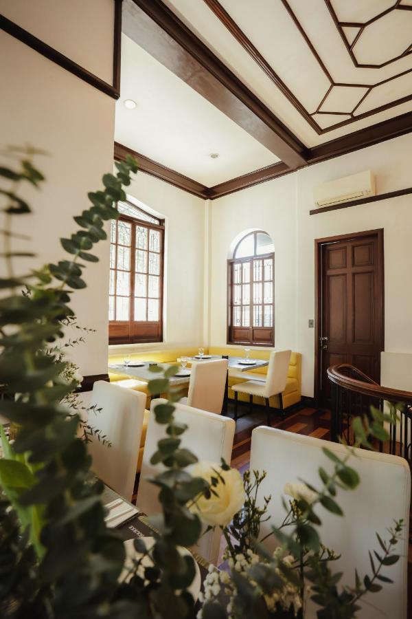 The Bourke Hotel Davao Stadt Exterior foto