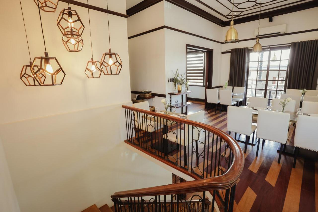 The Bourke Hotel Davao Stadt Exterior foto