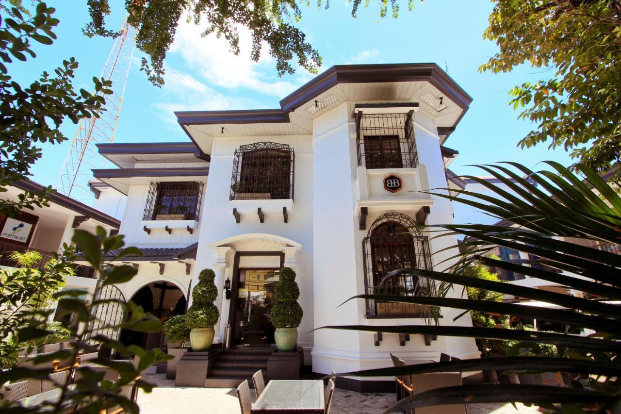 The Bourke Hotel Davao Stadt Exterior foto